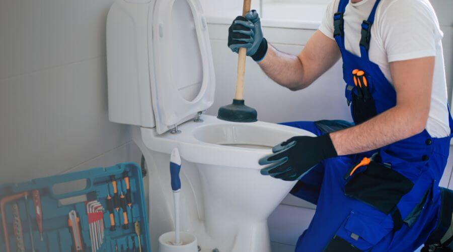 Expert burst pipe repair services in Eagle Lake, TX